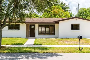 19390 Whispering Pines Rd, Cutler Bay, FL 33157 - Photo 2