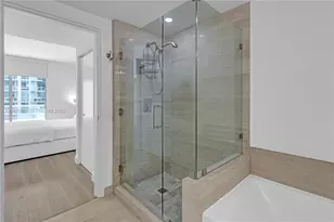 1300 Brickell Bay Dr, Miami, FL 33131 - Photo 22