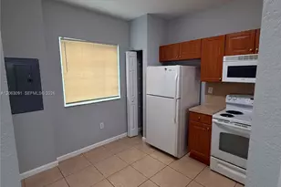 8811 S Isles Creek, Tamarac, FL 33321 - Photo 2