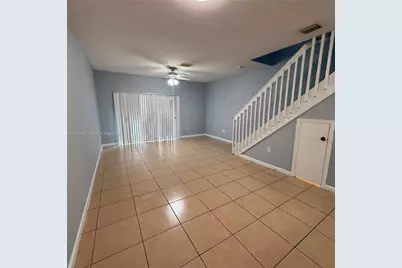 8811 S Isles Cr #8811, Tamarac, FL 33321 - Photo 4