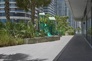 88 SW 7th St, Miami, FL 33130 - Photo 10