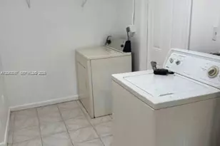27902 SW 129th Ct, Homestead, FL 33032 - Photo 8