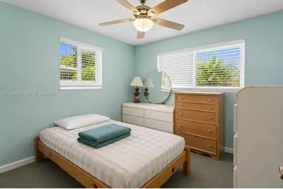 4857 NW 8th Ct, Plantation, FL 33317 - Photo 14