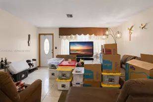 4857 NW 8th Ct, Plantation, FL 33317 - Photo 4
