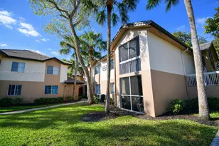 9933 Westview Dr, Coral Springs, FL 33076 - Photo 1