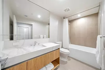 11 NE 6 Street #709, Miami, FL 33132 - Photo 18