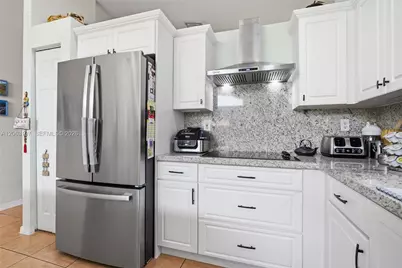 2065 SE 14th St, Homestead, FL 33035 - Photo 12