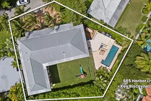 685 Harbor Ln, Key Biscayne, FL 33149 - Photo 44