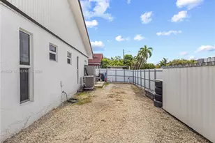 165 SW 113th Ct, Sweetwater, FL 33174 - Photo 30