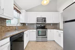 3037 NE 13th Ave, Oakland Park, FL 33334 - Photo 6