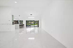 9272 NW 18th St, Plantation, FL 33322 - Photo 6