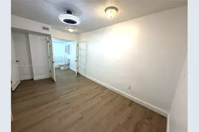 1770 NE 191st St #204-1, Miami, FL 33179 - Photo 8