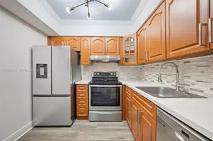 13980 NE 2nd Ct, Miami, FL 33161 - Photo 6
