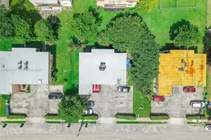 13980 NE 2nd Ct, Miami, FL 33161 - Photo 24