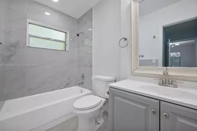 13980 NE 2nd Ct, Miami, FL 33161 - Photo 10