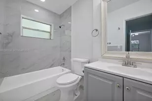 13980 NE 2nd Ct, Miami, FL 33161 - Photo 10