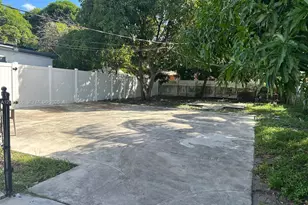 250 NW 191st St, Miami Gardens, FL 33169 - Photo 4