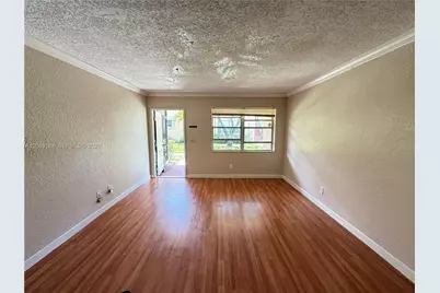 721 NW 104th Ave #101, Pembroke Pines, FL 33026 - Photo 4