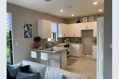 3470 W 106th Ter #3470, Hialeah, FL 33018 - Photo 4