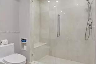 19900 E Country Club Dr, Aventura, FL 33180 - Photo 32