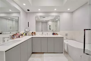 19900 E Country Club Dr, Aventura, FL 33180 - Photo 26