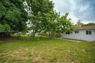 715 N 58th Ave #1, Hollywood, FL 33021 - Photo 16