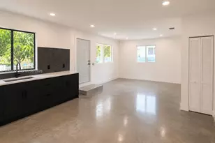 812 NW 67th St, Miami, FL 33150 - Photo 4