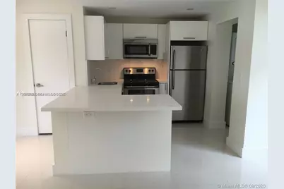 1620 Bay Rd, Miami Beach, FL 33139 - Photo 4