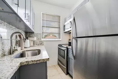 301 SW 10th Ave #7, Miami, FL 33130 - Photo 6