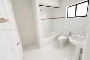 18150 NW 82nd Ave, Hialeah, FL 33015 - Photo 24