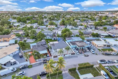 831 E 10th Pl, Hialeah, FL 33010 - Photo 12