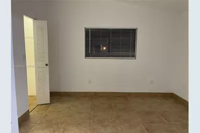 9491 S Palm Cir S #203, Pembroke Pines, FL 33025 - Photo 2