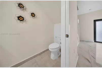 4745 NW 83rd Pkwy, Doral, FL 33166 - Photo 18