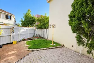 8356 NW 10th St, Miami, FL 33126 - Photo 12