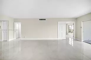 3200 N Palm Aire Dr, Pompano Beach, FL 33069 - Photo 32