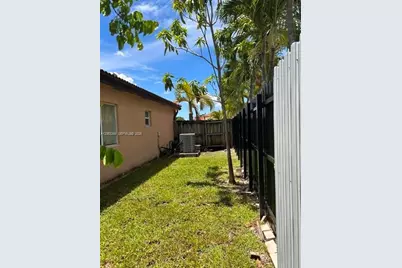 13273 SW 252nd Ln, Homestead, FL 33032 - Photo 2
