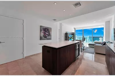 88 SW 7th St #2106, Miami, FL 33130 - Photo 6