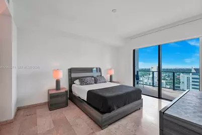 88 SW 7th St #2106, Miami, FL 33130 - Photo 18