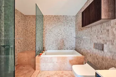 88 SW 7th St #2106, Miami, FL 33130 - Photo 26