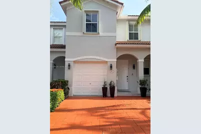 1017 NE 208th St, Miami, FL 33179 - Photo 4