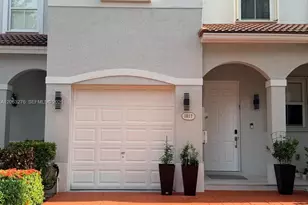 1017 NE 208th St, Miami, FL 33179 - Photo 4