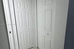 1017 NE 208th St, Miami, FL 33179 - Photo 18