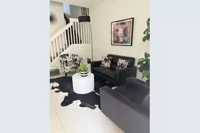 1017 NE 208th St, Miami, FL 33179 - Photo 8