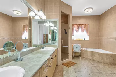 8135 NW 164th Ter #8135, Miami Lakes, FL 33016 - Photo 26