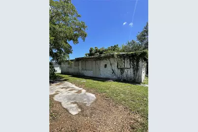 10470 SW 149th St, Miami, FL 33176 - Photo 1