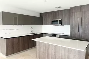 68 SE 6th St, Miami, FL 33131 - Photo 6