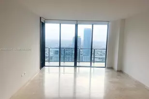 68 SE 6th St, Miami, FL 33131 - Photo 12
