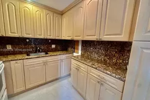 801 SW 133rd Terrace, Pembroke Pines, FL 33027 - Photo 6