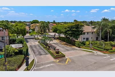 19483 NW 11th St #0, Pembroke Pines, FL 33029 - Photo 48