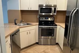 10005 SW 77th Ct, Miami, FL 33156 - Photo 4
